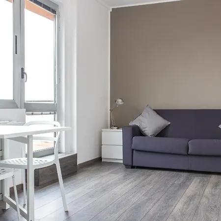 Skyline Apartment *