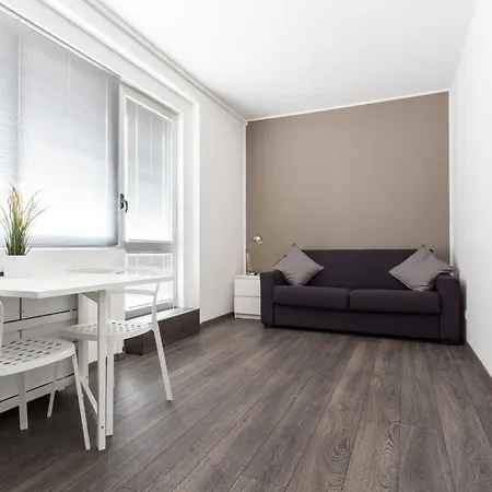 Skyline Apartment *